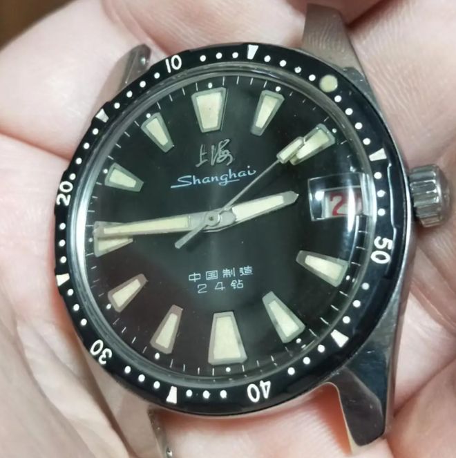 “废品”卖最贵价值3602万中国绝版5款老手表找到别当(图5)